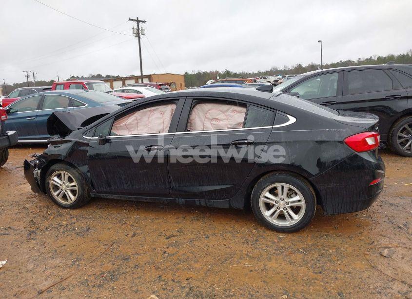 Photo 15 of 2018 Chevrolet Cruze LT AUTO (VIN 1G1BE5SM9J7209214)
