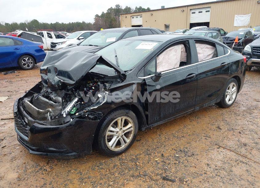Photo 2 of 2018 Chevrolet Cruze LT AUTO (VIN 1G1BE5SM9J7209214)