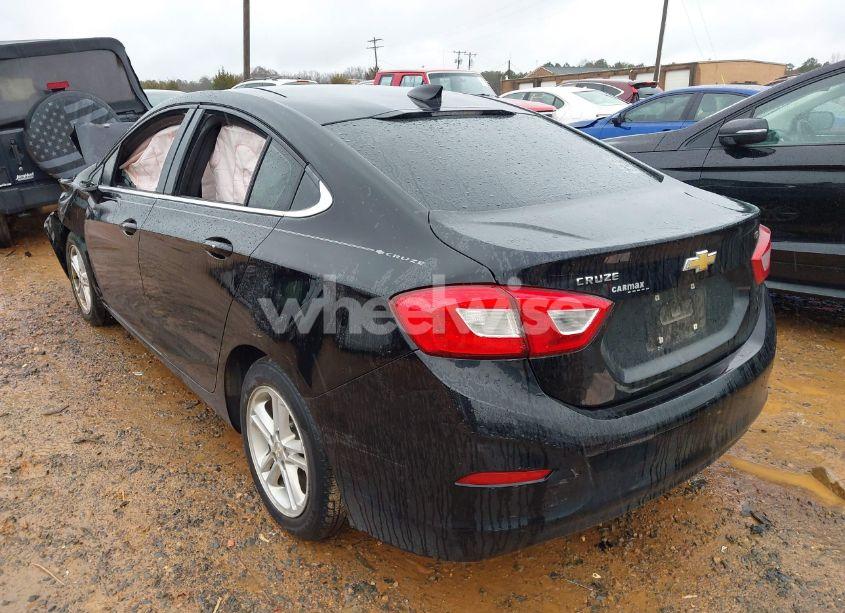 Photo 3 of 2018 Chevrolet Cruze LT AUTO (VIN 1G1BE5SM9J7209214)