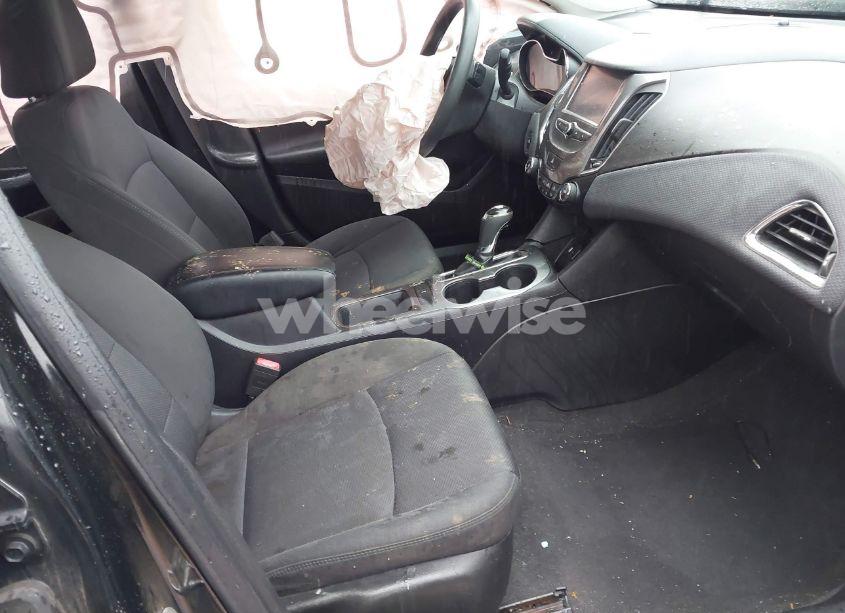 Photo 5 of 2018 Chevrolet Cruze LT AUTO (VIN 1G1BE5SM9J7209214)