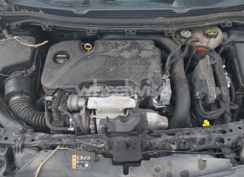 Photo 10 of 2018 Chevrolet Cruze LT AUTO (VIN 1G1BE5SM9J7212324)