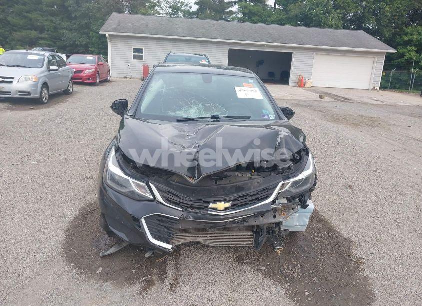 Photo 13 of 2018 Chevrolet Cruze LT AUTO (VIN 1G1BE5SM9J7212324)