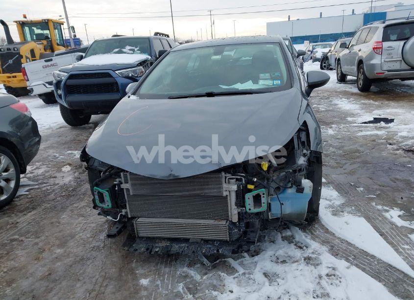 Photo 12 of 2018 Chevrolet Cruze LT AUTO (VIN 1G1BE5SM9J7213618)