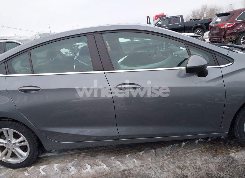 Photo 13 of 2018 Chevrolet Cruze LT AUTO (VIN 1G1BE5SM9J7213618)