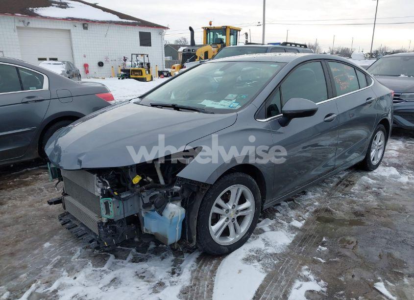 Photo 2 of 2018 Chevrolet Cruze LT AUTO (VIN 1G1BE5SM9J7213618)