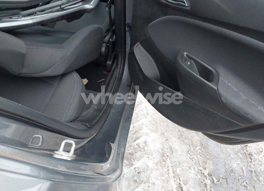 Photo 8 of 2018 Chevrolet Cruze LT AUTO (VIN 1G1BE5SM9J7213618)