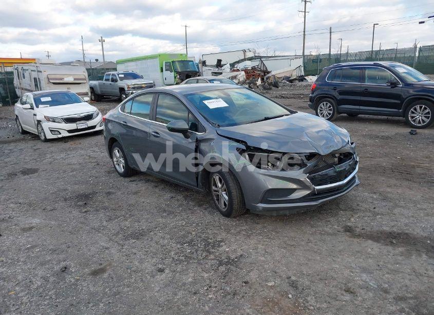 2018 Chevrolet Cruze LT AUTO (VIN 1G1BE5SM9J7231357) main photo