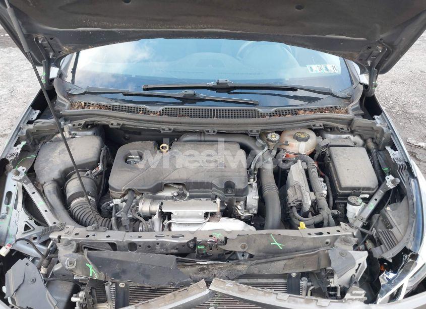 Photo 10 of 2018 Chevrolet Cruze LT AUTO (VIN 1G1BE5SM9J7231357)