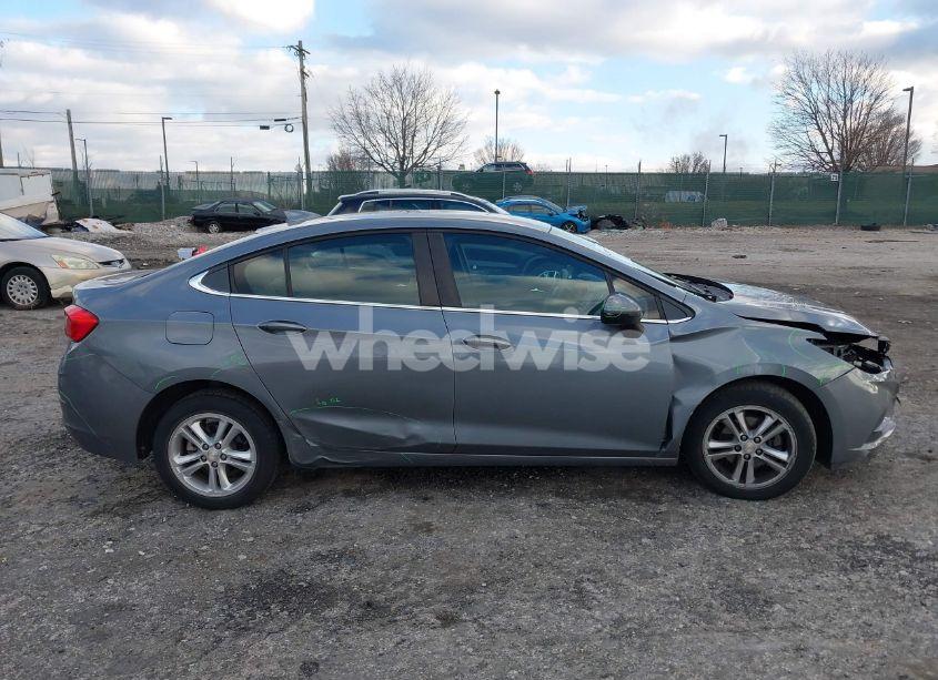 Photo 14 of 2018 Chevrolet Cruze LT AUTO (VIN 1G1BE5SM9J7231357)