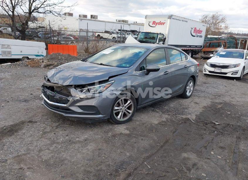 Photo 2 of 2018 Chevrolet Cruze LT AUTO (VIN 1G1BE5SM9J7231357)