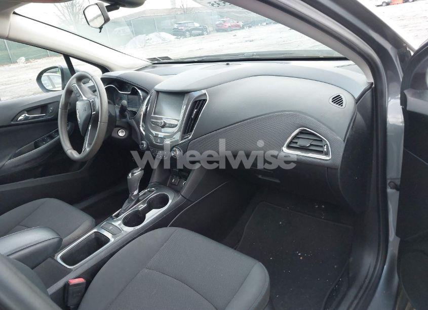 Photo 5 of 2018 Chevrolet Cruze LT AUTO (VIN 1G1BE5SM9J7231357)