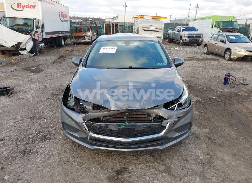 Photo 6 of 2018 Chevrolet Cruze LT AUTO (VIN 1G1BE5SM9J7231357)