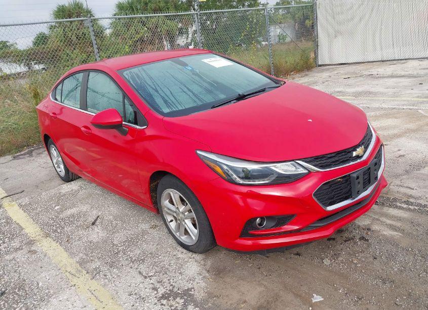 2018 Chevrolet Cruze LT AUTO (VIN 1G1BE5SM9J7233822) main photo