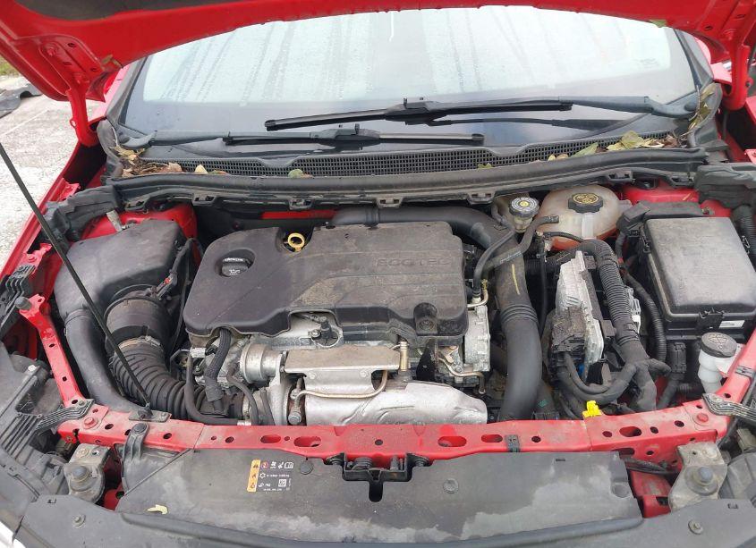 Photo 10 of 2018 Chevrolet Cruze LT AUTO (VIN 1G1BE5SM9J7233822)