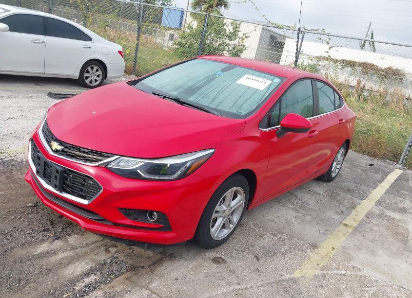 Photo 2 of 2018 Chevrolet Cruze LT AUTO (VIN 1G1BE5SM9J7233822)