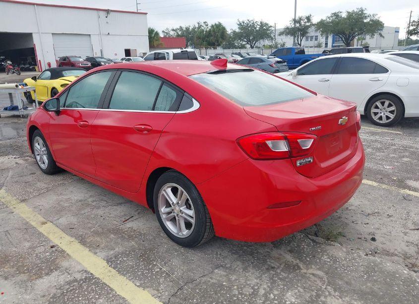 Photo 3 of 2018 Chevrolet Cruze LT AUTO (VIN 1G1BE5SM9J7233822)