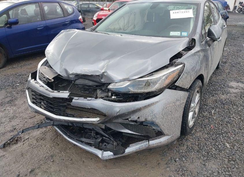 Photo 6 of 2018 Chevrolet Cruze LT AUTO (VIN 1G1BE5SM9J7241435)