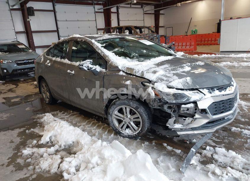 2018 Chevrolet Cruze LT AUTO (VIN 1G1BE5SM9J7244044) main photo