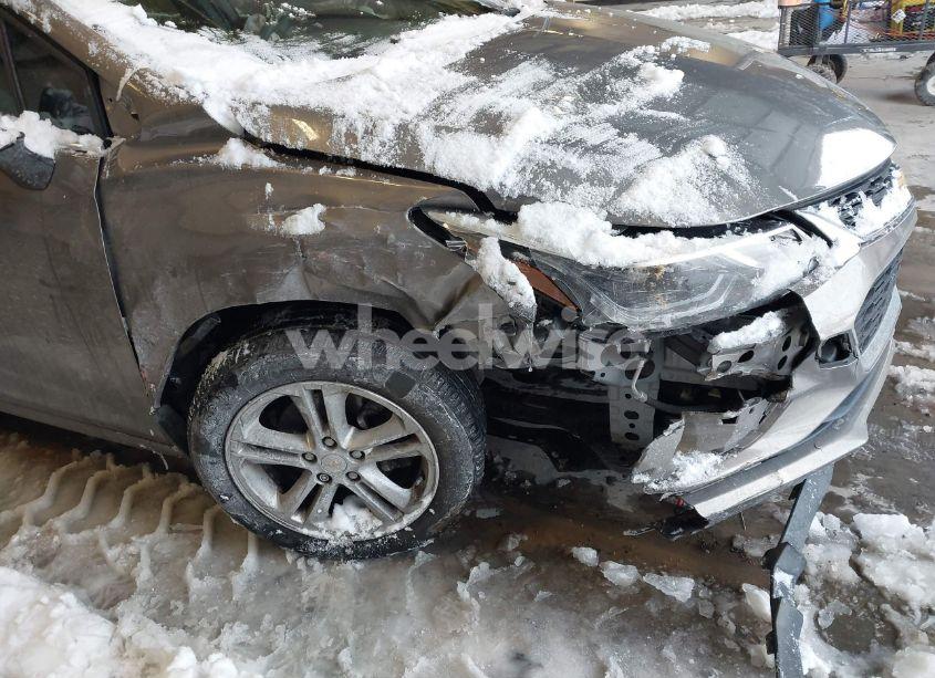 Photo 6 of 2018 Chevrolet Cruze LT AUTO (VIN 1G1BE5SM9J7244044)