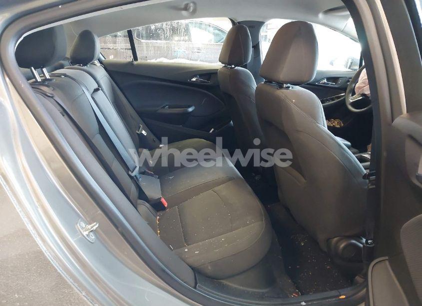 Photo 8 of 2018 Chevrolet Cruze LT AUTO (VIN 1G1BE5SM9J7244044)