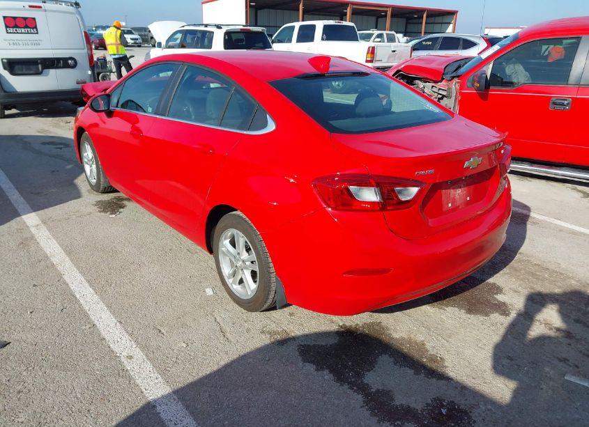 Photo 3 of 2018 Chevrolet Cruze LT AUTO (VIN 1G1BE5SM9J7248126)