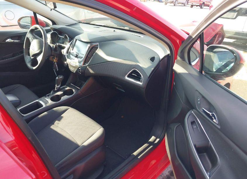 Photo 5 of 2018 Chevrolet Cruze LT AUTO (VIN 1G1BE5SM9J7248126)