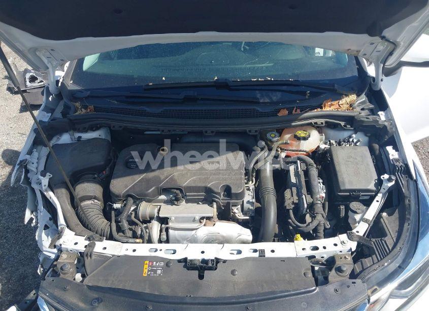 Photo 10 of 2019 Chevrolet Cruze LT (VIN 1G1BE5SM9K7113679)