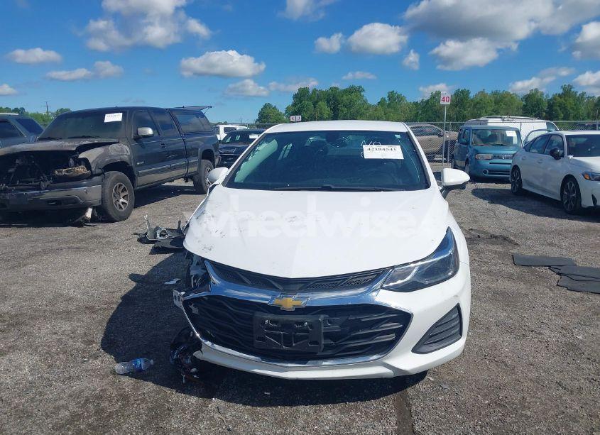 Photo 13 of 2019 Chevrolet Cruze LT (VIN 1G1BE5SM9K7113679)