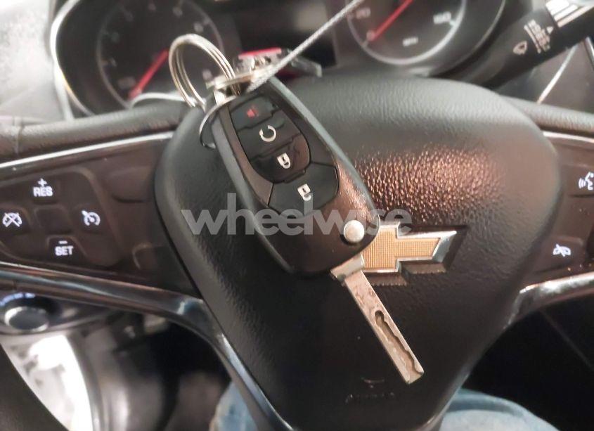 Photo 11 of 2019 Chevrolet Cruze LT (VIN 1G1BE5SM9K7118302)