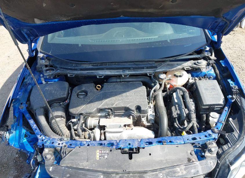 Photo 10 of 2019 Chevrolet Cruze LT (VIN 1G1BE5SM9K7137772)