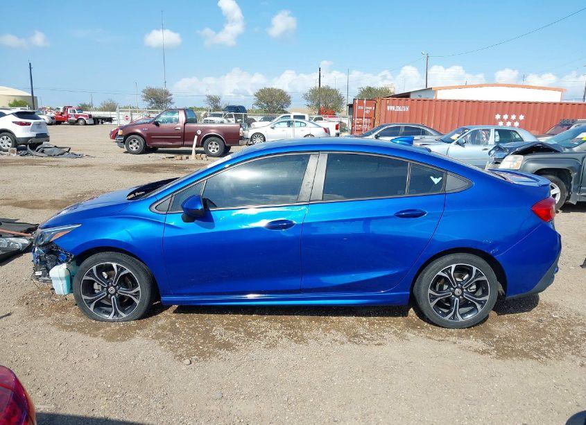 Photo 15 of 2019 Chevrolet Cruze LT (VIN 1G1BE5SM9K7137772)