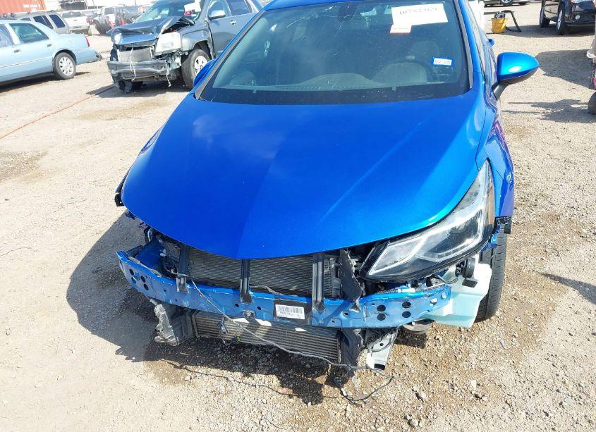 Photo 6 of 2019 Chevrolet Cruze LT (VIN 1G1BE5SM9K7137772)