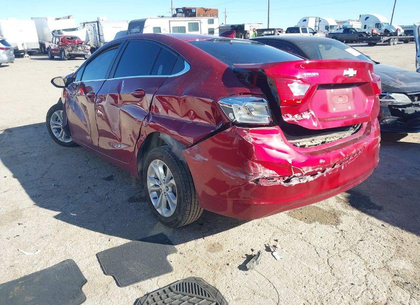 Photo 3 of 2019 Chevrolet Cruze LT (VIN 1G1BE5SM9K7139845)