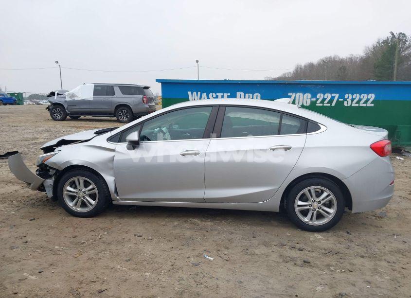 Photo 14 of 2017 Chevrolet Cruze LT AUTO (VIN 1G1BE5SMXH7102456)