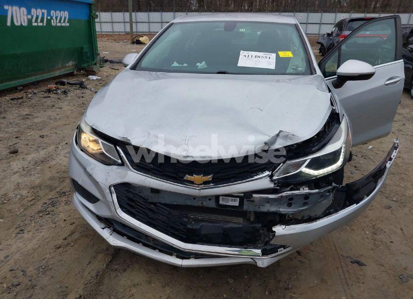 Photo 6 of 2017 Chevrolet Cruze LT AUTO (VIN 1G1BE5SMXH7102456)