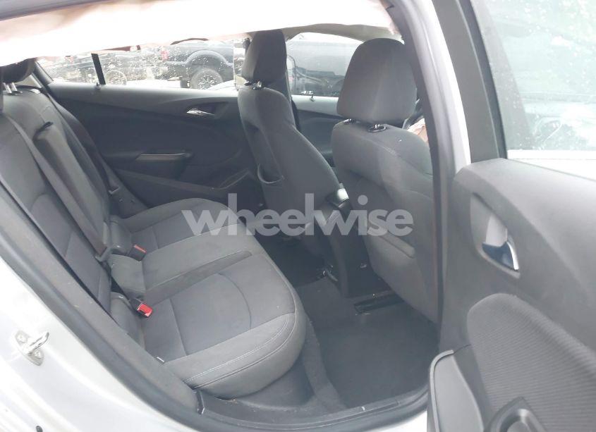 Photo 8 of 2017 Chevrolet Cruze LT AUTO (VIN 1G1BE5SMXH7102456)