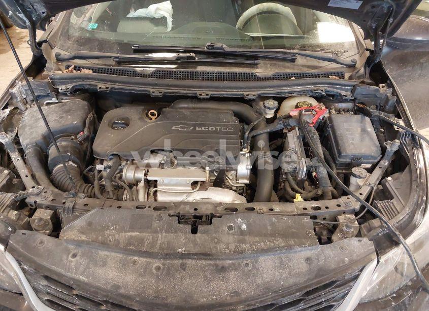 Photo 10 of 2017 Chevrolet Cruze LT AUTO (VIN 1G1BE5SMXH7105938)