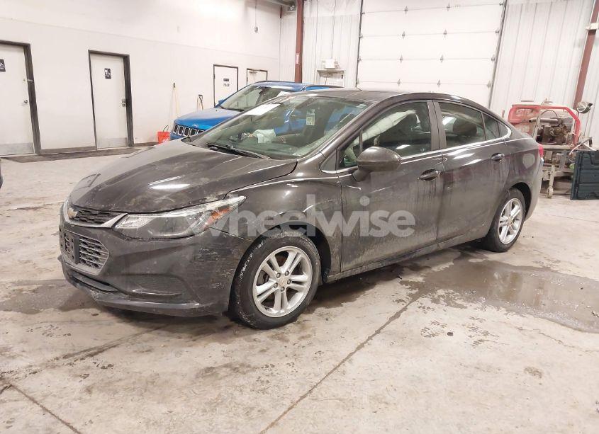 Photo 2 of 2017 Chevrolet Cruze LT AUTO (VIN 1G1BE5SMXH7105938)