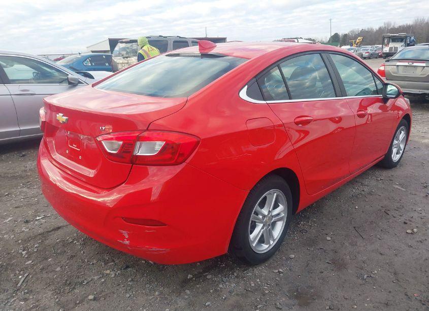 Photo 4 of 2017 Chevrolet Cruze LT AUTO (VIN 1G1BE5SMXH7120729)