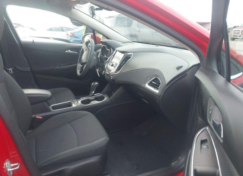 Photo 5 of 2017 Chevrolet Cruze LT AUTO (VIN 1G1BE5SMXH7120729)