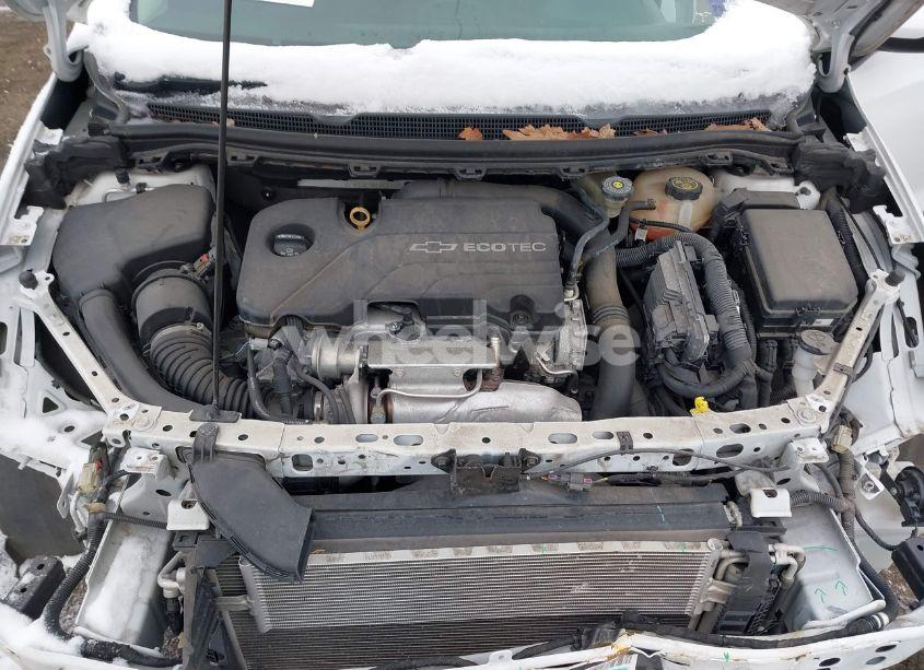 Photo 10 of 2017 Chevrolet Cruze LT AUTO (VIN 1G1BE5SMXH7145775)