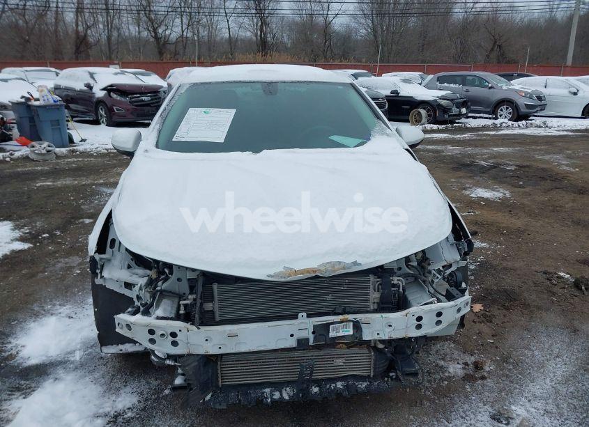 Photo 12 of 2017 Chevrolet Cruze LT AUTO (VIN 1G1BE5SMXH7145775)