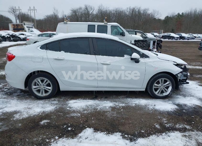Photo 13 of 2017 Chevrolet Cruze LT AUTO (VIN 1G1BE5SMXH7145775)