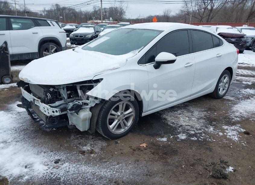 Photo 2 of 2017 Chevrolet Cruze LT AUTO (VIN 1G1BE5SMXH7145775)