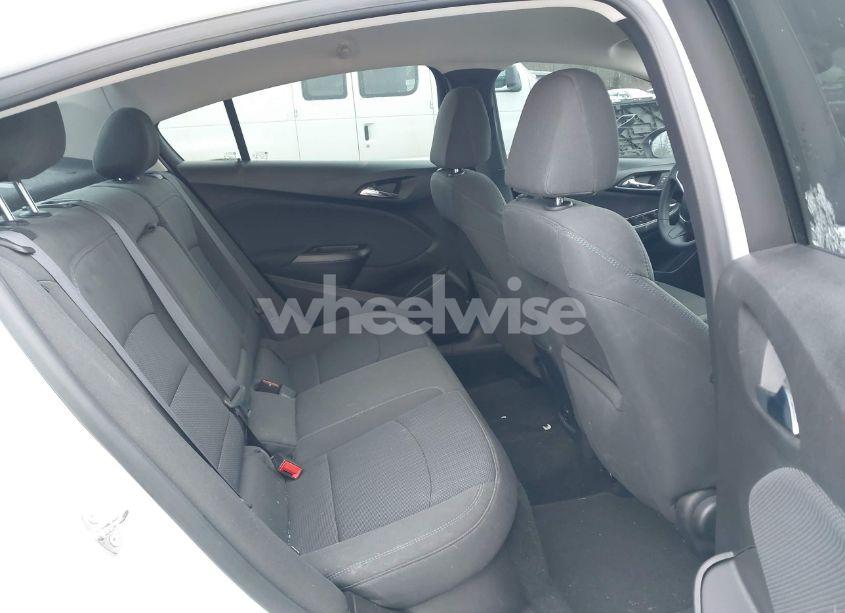 Photo 8 of 2017 Chevrolet Cruze LT AUTO (VIN 1G1BE5SMXH7145775)