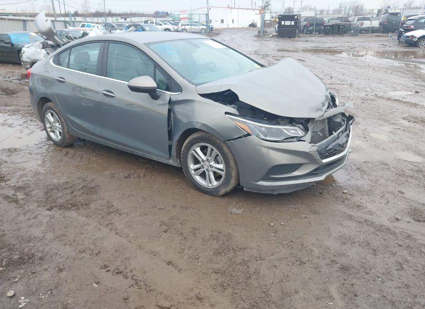 2017 Chevrolet Cruze LT AUTO (VIN 1G1BE5SMXH7148899) main photo