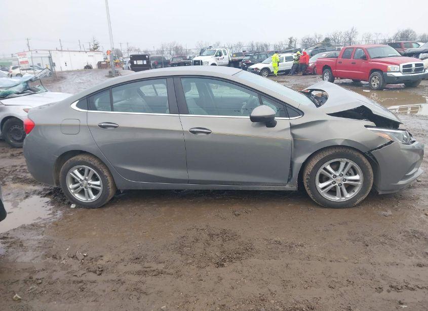 Photo 13 of 2017 Chevrolet Cruze LT AUTO (VIN 1G1BE5SMXH7148899)