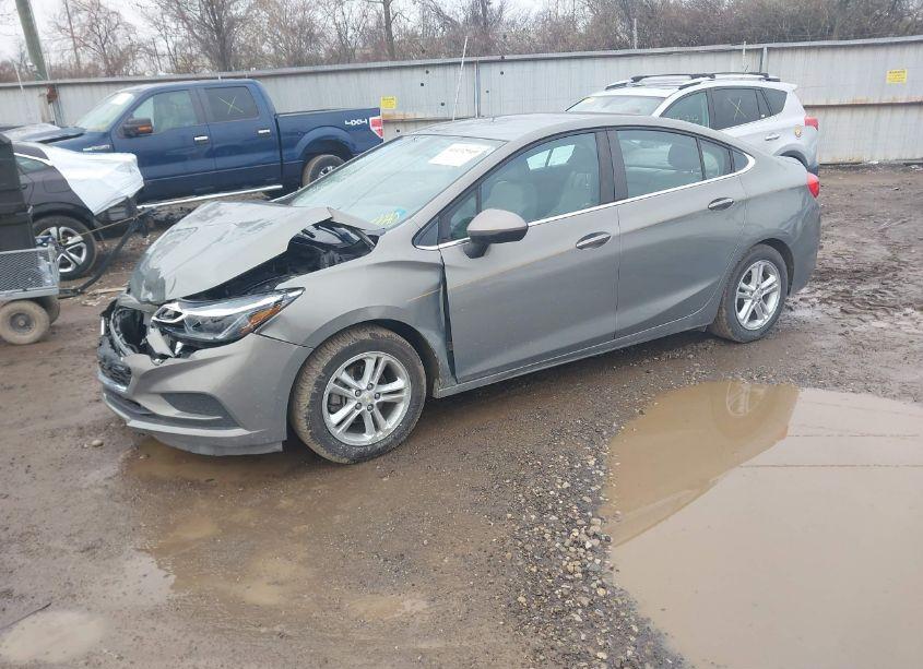 Photo 2 of 2017 Chevrolet Cruze LT AUTO (VIN 1G1BE5SMXH7148899)