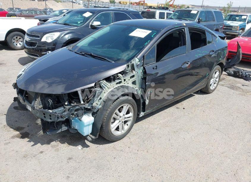 Photo 2 of 2017 Chevrolet Cruze LT AUTO (VIN 1G1BE5SMXH7154072)