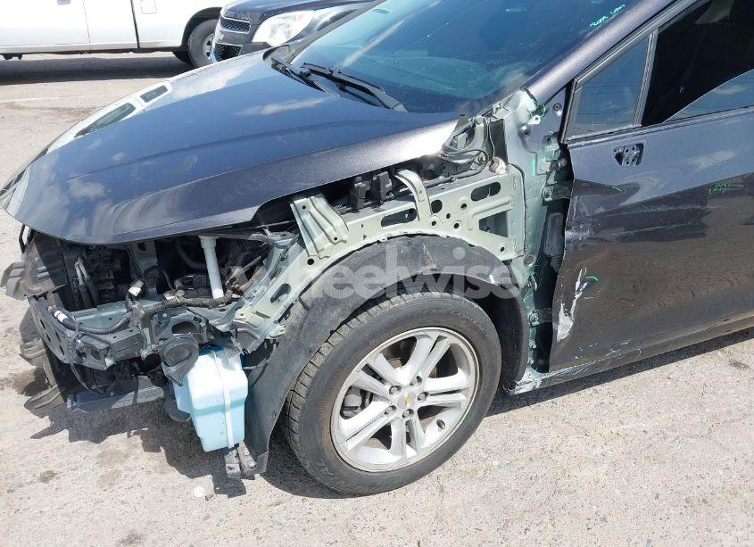 Photo 6 of 2017 Chevrolet Cruze LT AUTO (VIN 1G1BE5SMXH7154072)